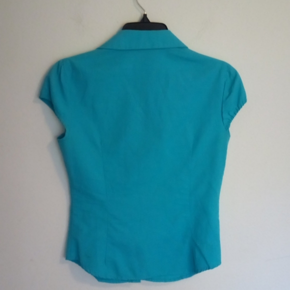 BCBG MAX AZARIA SHORT SLEEVE TURQUOISE SHIRT - Picture 2 of 6
